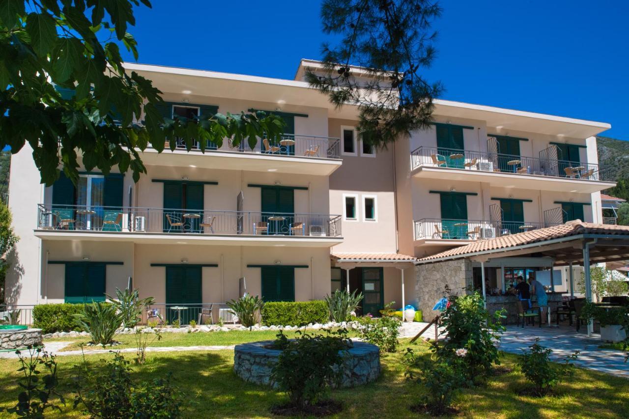 Marina Pansion Hotell Nidhrion Exteriör bild